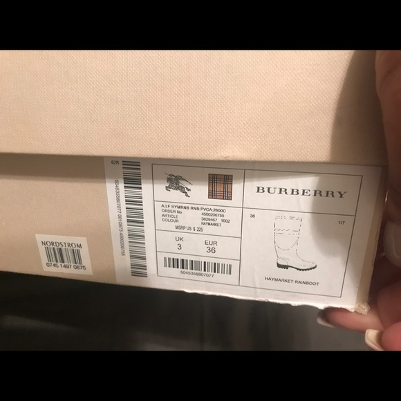 Burberry rainBoots size 6 - Picture 3 of 4