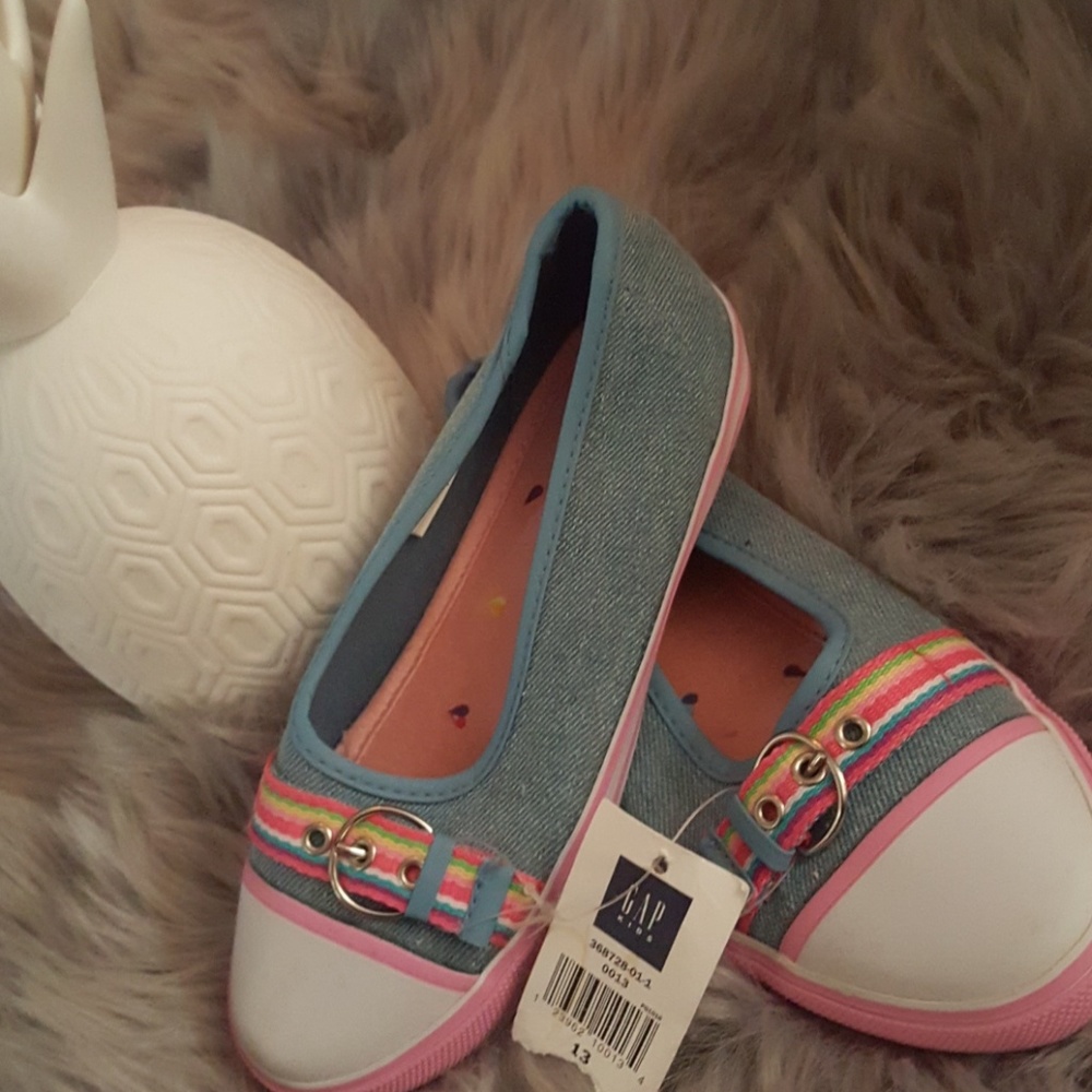 Brand new Girls Gap loafers