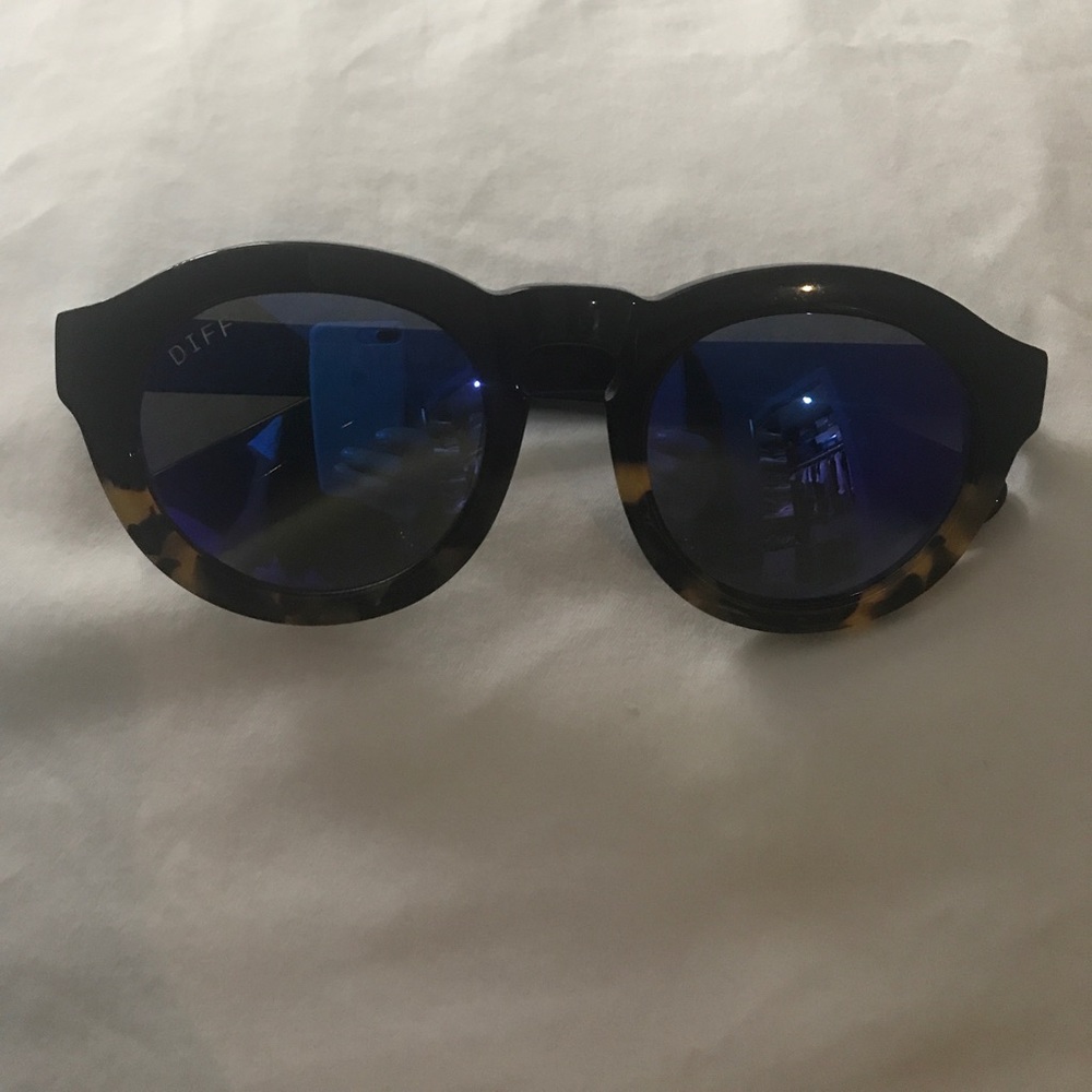 Sun glasses