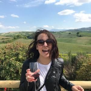 Meet your Posher, Danielle