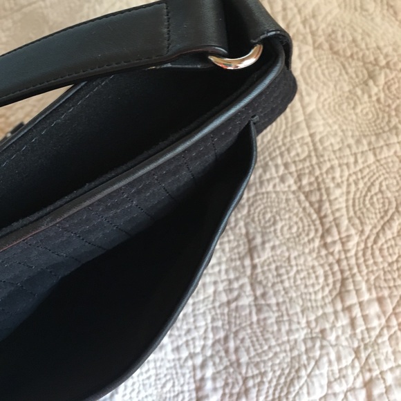 Classic Talbots black quilted small shoulder bag - Picture 6 of 8