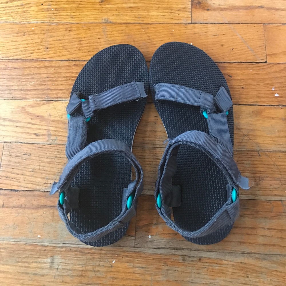 Teva sandals !!