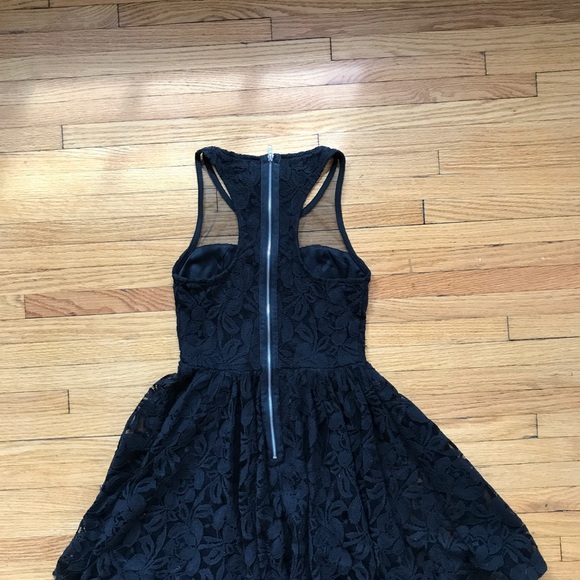 Black lace skater dress - Picture 2 of 4