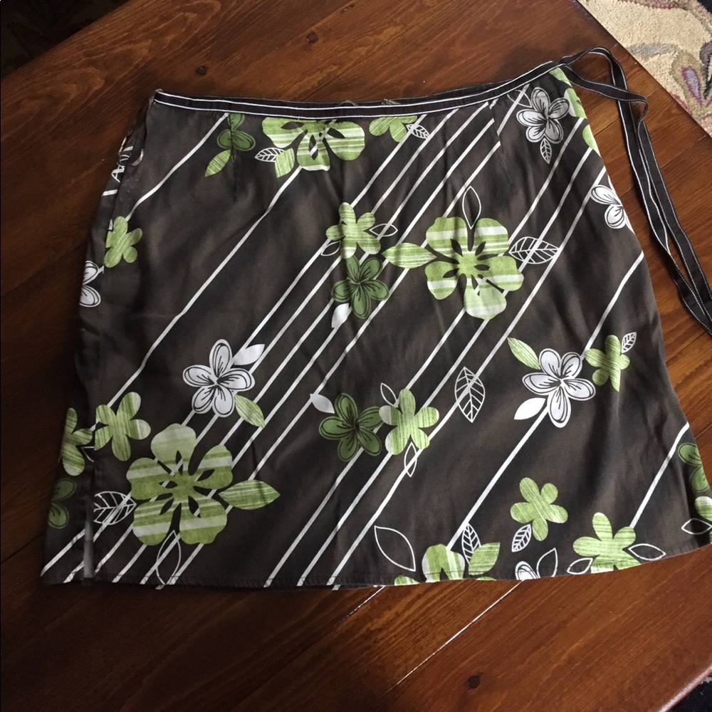 Tommy Bahama silk skort.