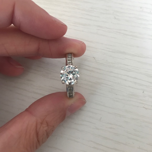 Beautiful ring - Picture 4 of 4