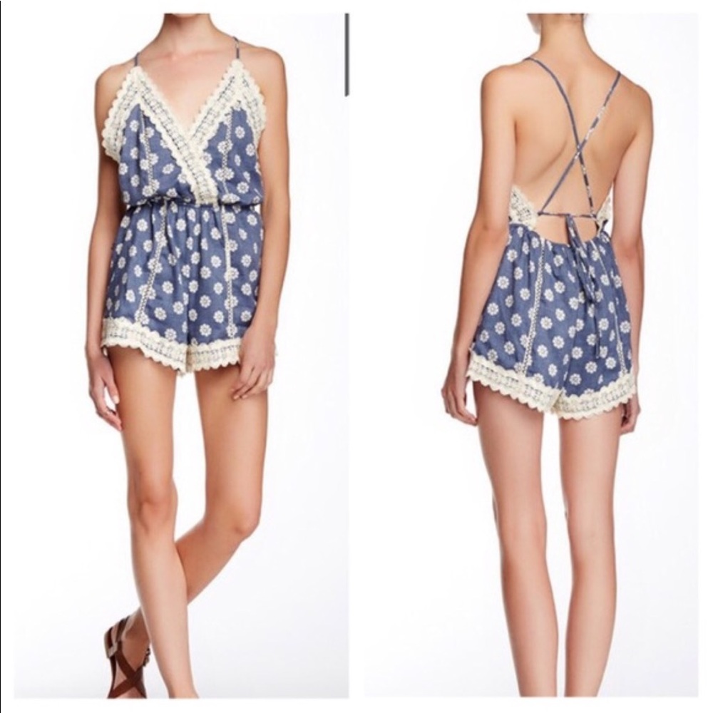 Oober swank Bloomingdales daisy crochet romper