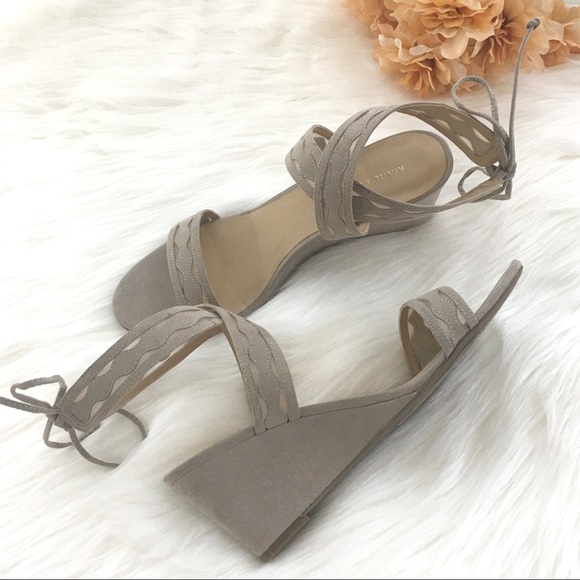 Marc Fisher wedges cream/sand color new size 8 - Picture 7 of 8