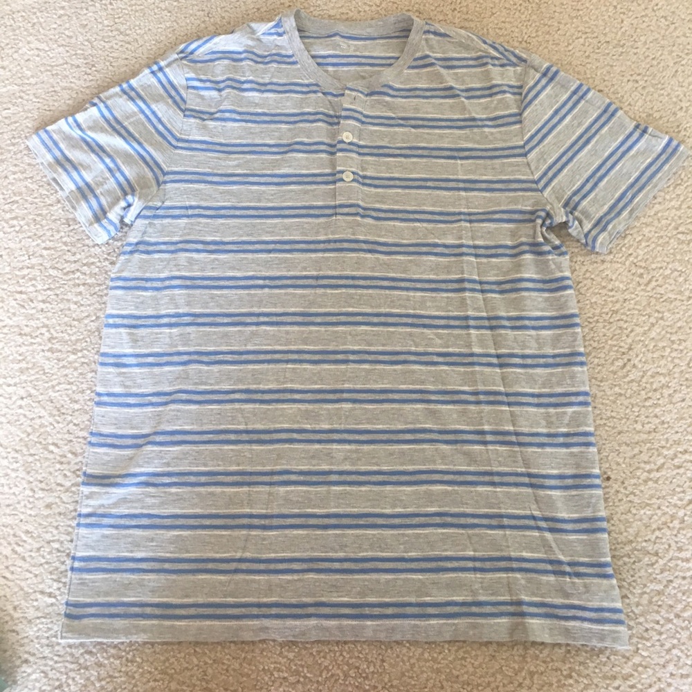 Gap shirt