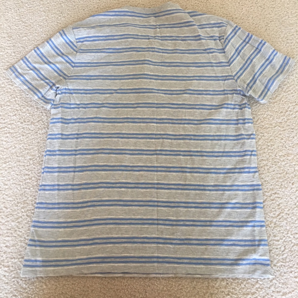 Gap shirt - Picture 2 of 3
