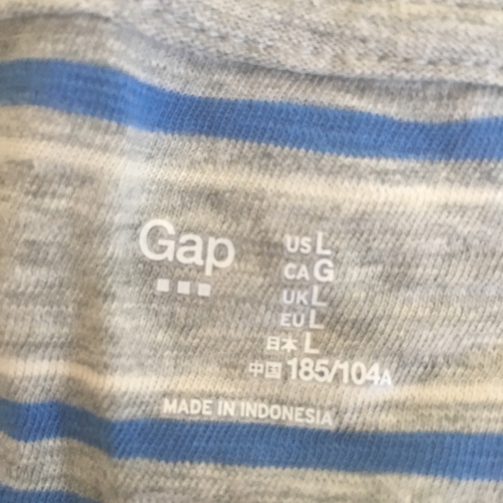 Gap shirt - Picture 3 of 3