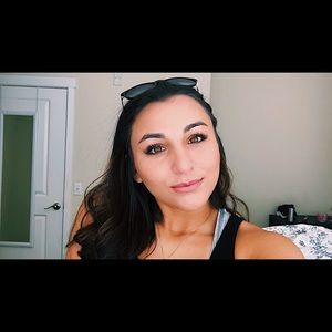 Meet your Posher, Alyssa