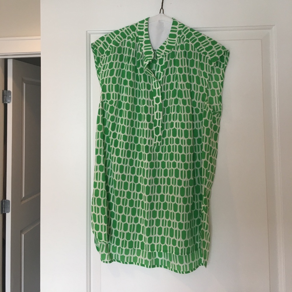 Capped sleeve blouse