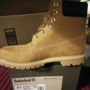 Timberland size 8.5 womens