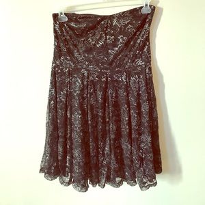 Very cute strapless plus size dress! Floral lace