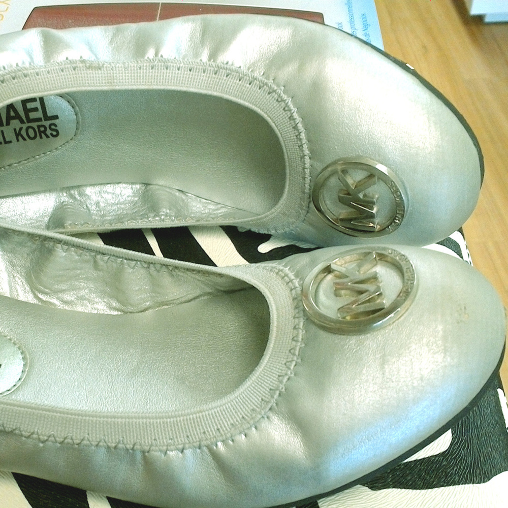Micheal Kors flats