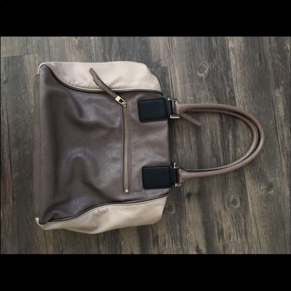 GUESS Handbag - Picture 2 of 3