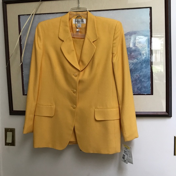 Jones New York Jackets & Blazers - NEW w/tags Jones New York 2pc. Suit 12