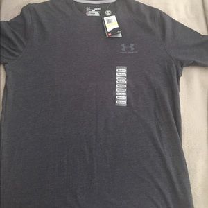 Under Armour men's tshirt