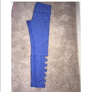 Workout leggings with leg slits