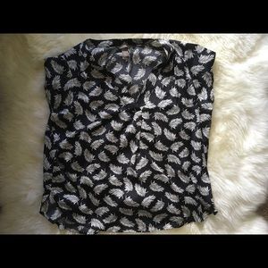 Feather printed tunic style blouse