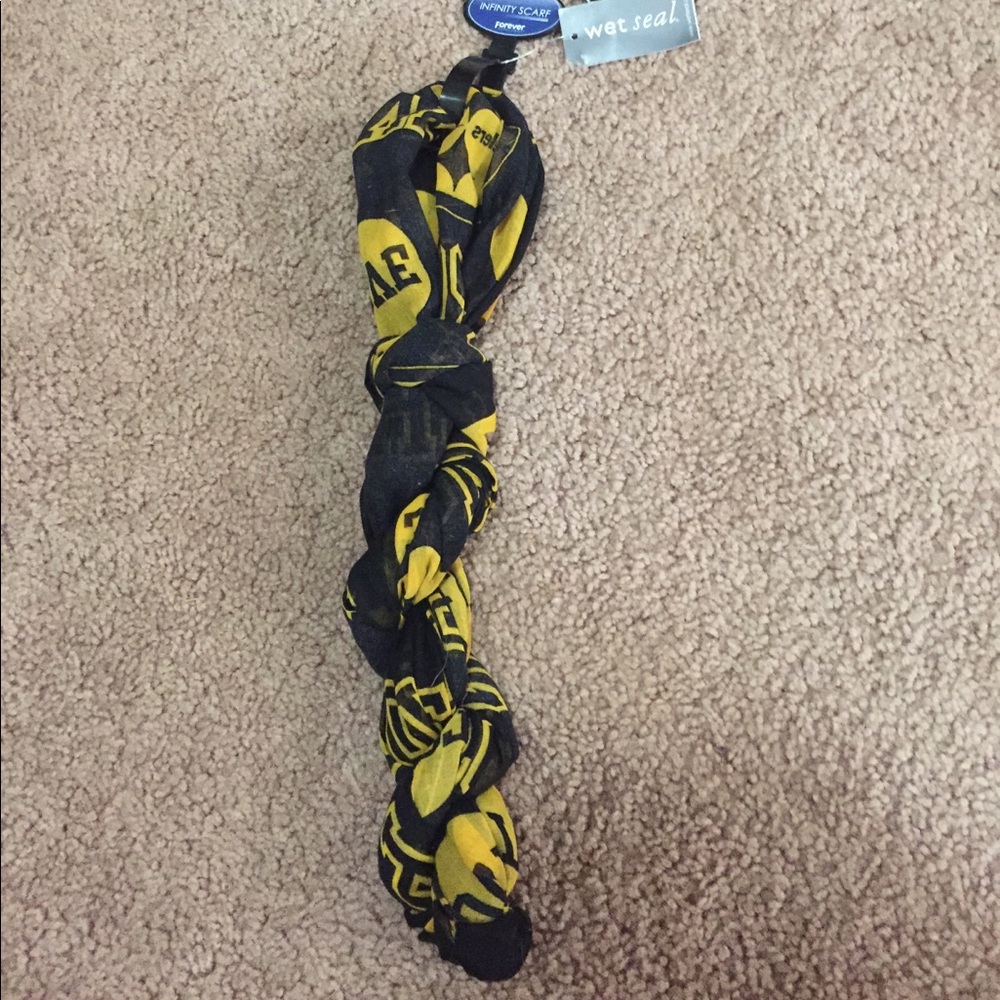 brand new infinity scarf