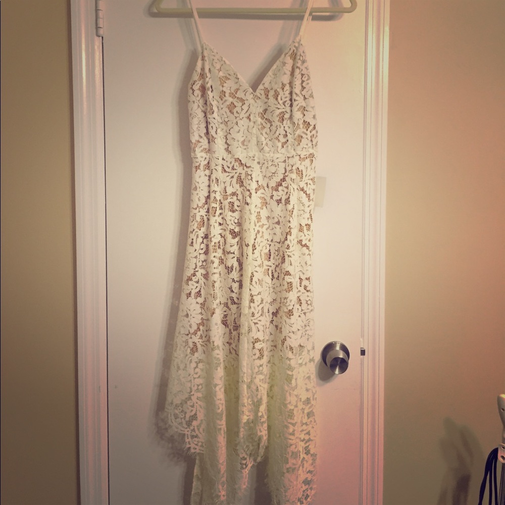 NEW ⭐️⭐️ 👗White nude lace dress