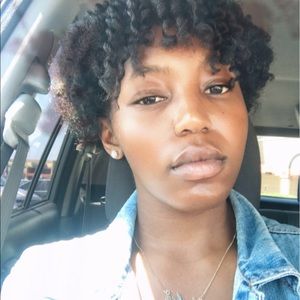 Meet your Posher, Amber