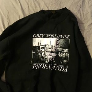 Obey crewneck sweatshirt