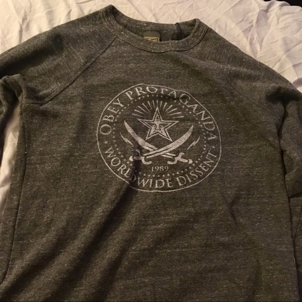 Obey crewneck sweatshirt