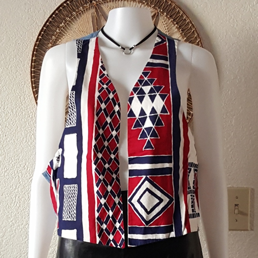 Geometric print vest