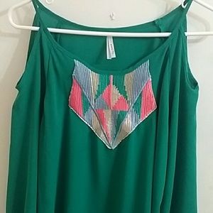 GREEN SOFT SHOULDER SHIRT W/EMBROIDERY