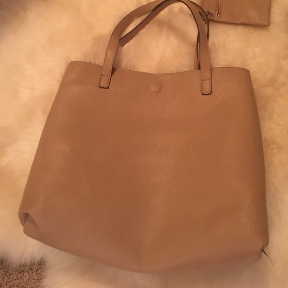 Reversible Faux Leather Tote and Wristlet - Picture 5 of 5