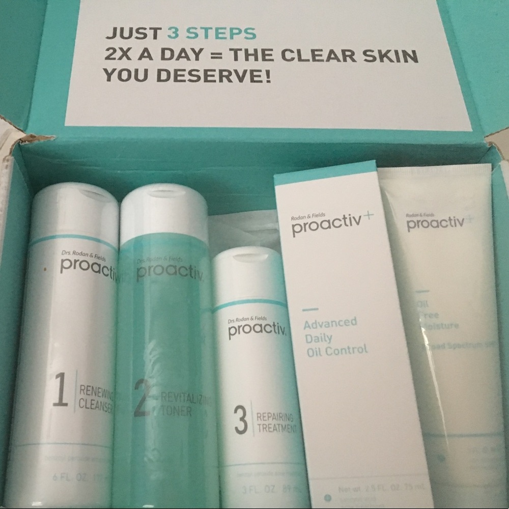 BRAND NEW COMPLETE FULL SIZE PROACTIV FOR ACNE SET