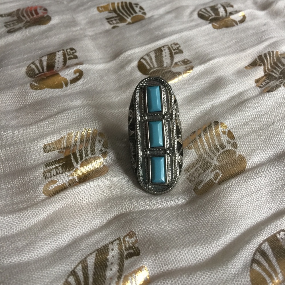 💍Silver and turquoise Forever21 Ring💍