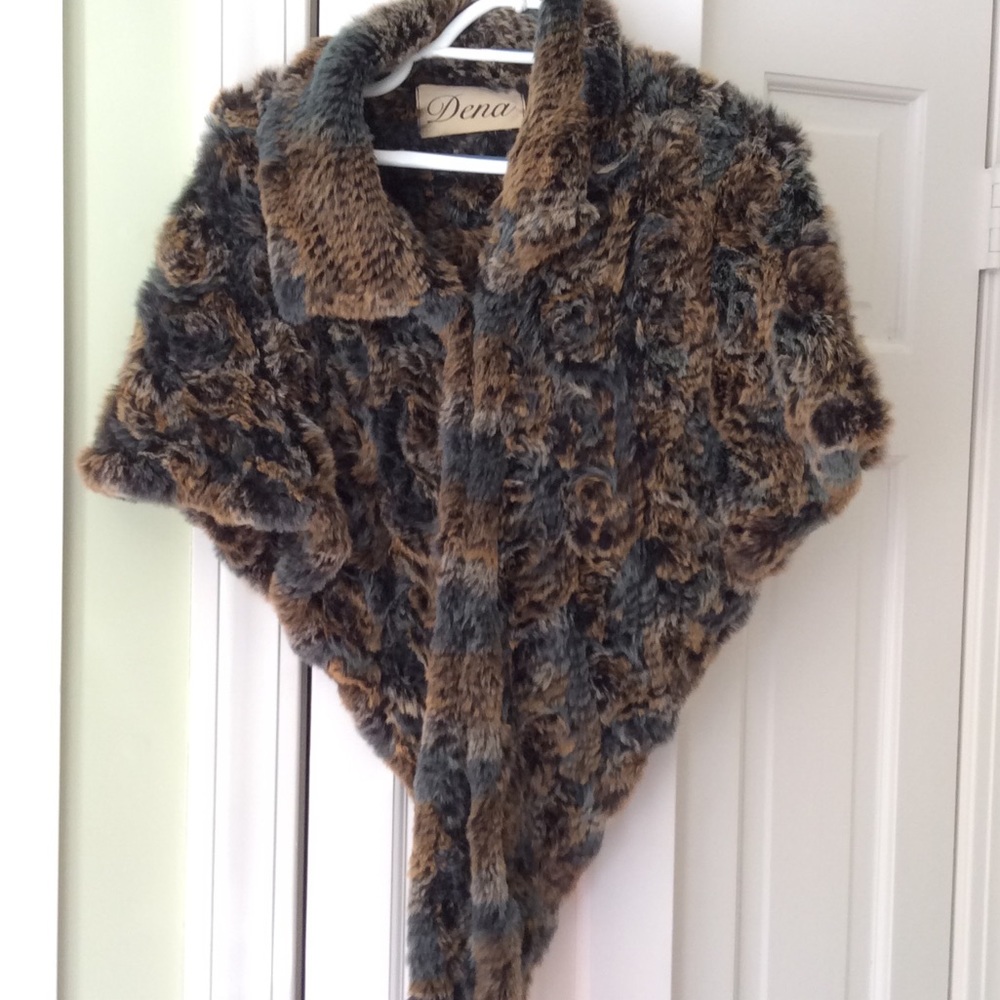 DENA gray silver dyed knitted rabbit fur stole