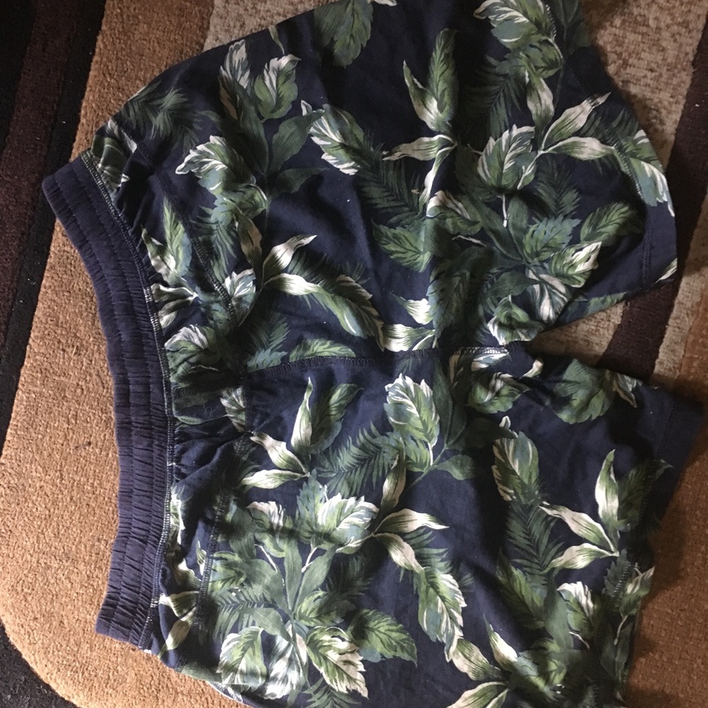 Shorts ๐ - Picture 3 of 4
