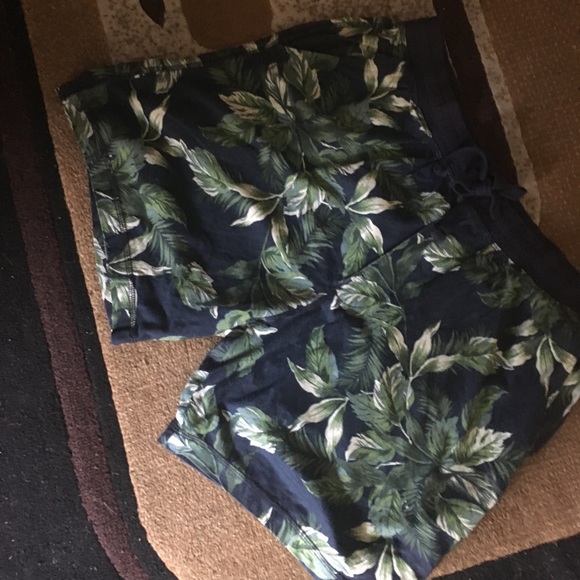 Shorts 🎒 - Picture 4 of 4