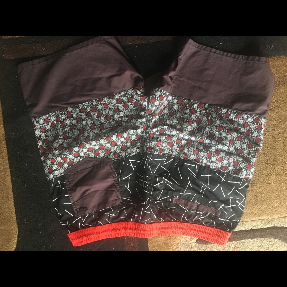 Shorts 🎒 - Picture 2 of 4