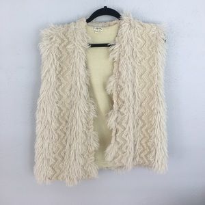 CREAM FUR VEST