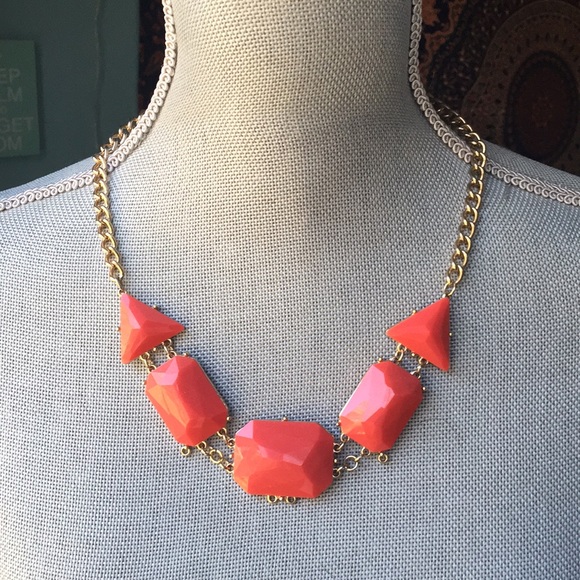 ❤️Forever21 chunky Red Necklace❤️ - Picture 4 of 4