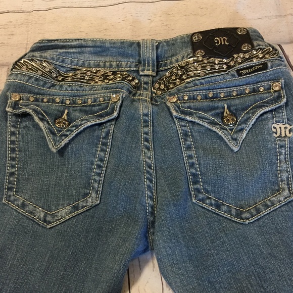 Miss Me Jeans Designer wings Rhinestone triangle - Picture 1 of 4