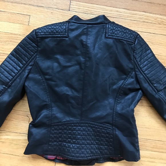 Black moto jacket (vegan) - Picture 3 of 4