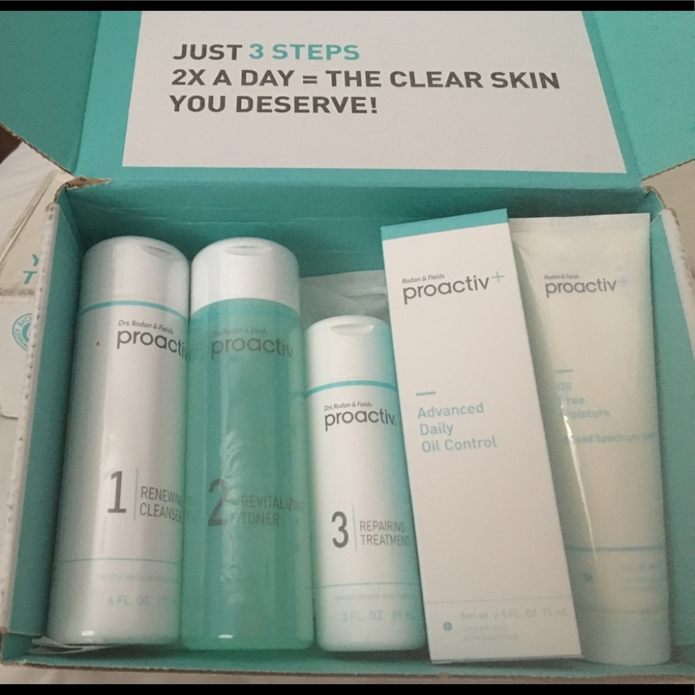 BRAND NEW COMPLETE FULL SIZE PROACTIV FOR ACNE SET