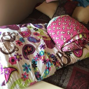 Girls complete twin bed set Girls complete twin bed set