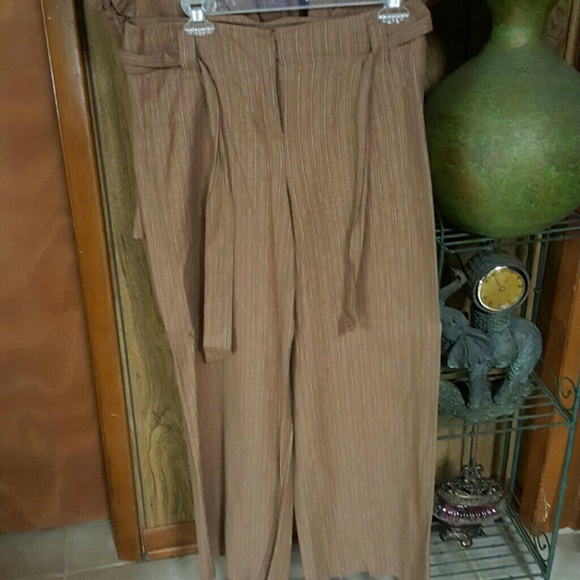 Striped suit - Picture 5 of 7