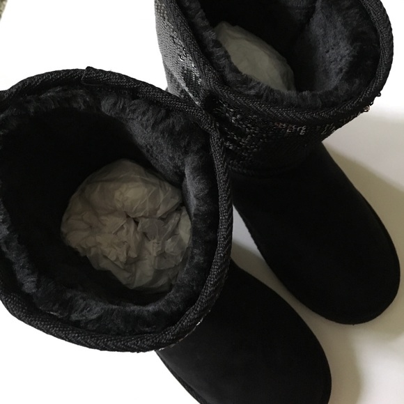 ‼️LAST CHANCE SALE ‼️ fur lined boots with sequins - Picture 3 of 8