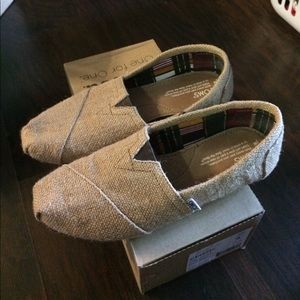 Size 8 womens Burlap Toms