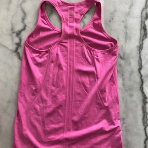 Lululemon workout top