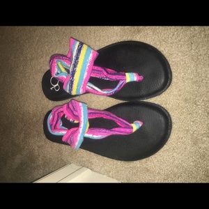Foam sandals