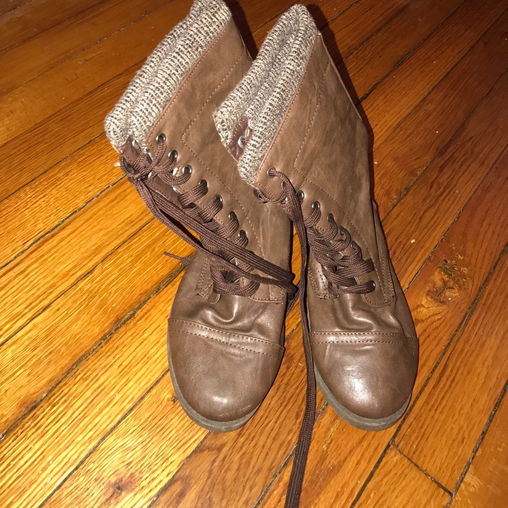 Cute, Brown Rue 21 Sweater Boots